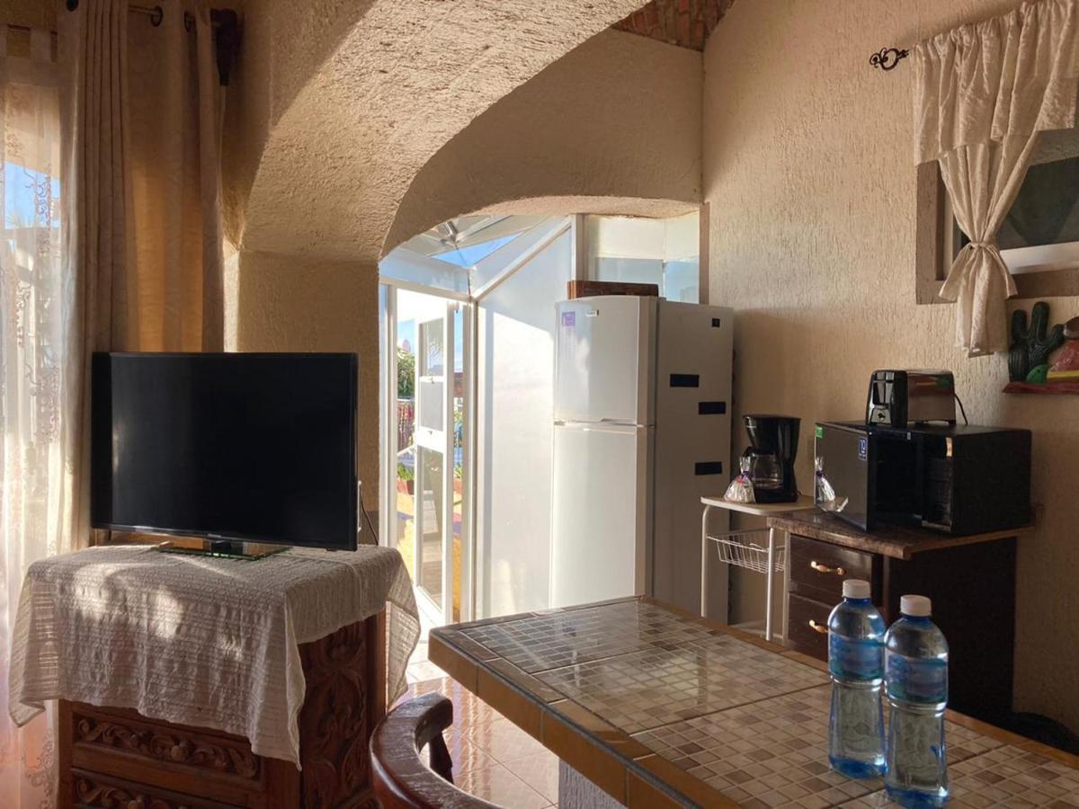 Casa De La Abuela Bed & Breakfast อาจิจิก ภายนอก รูปภาพ