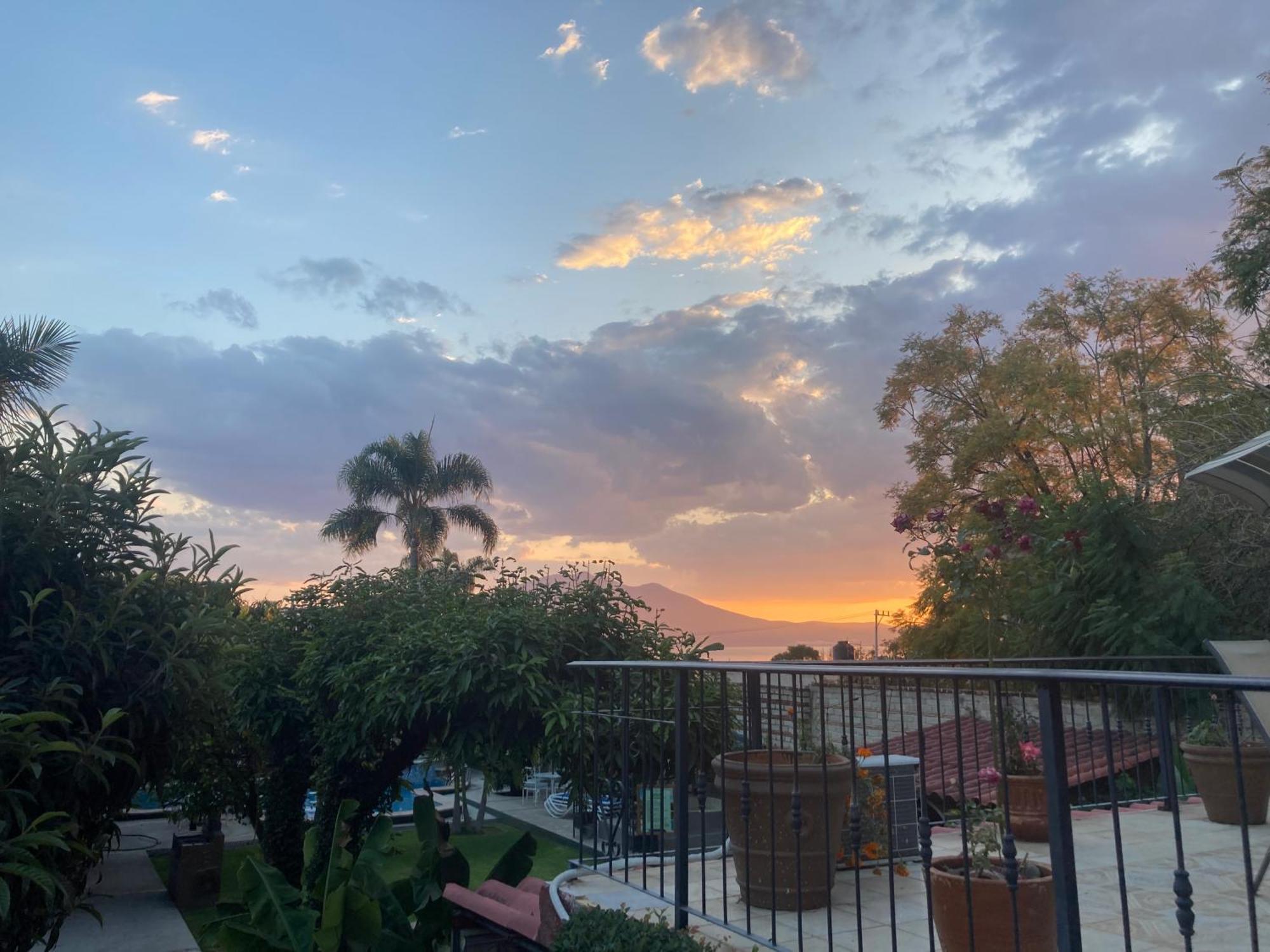 Casa De La Abuela Bed & Breakfast อาจิจิก ภายนอก รูปภาพ