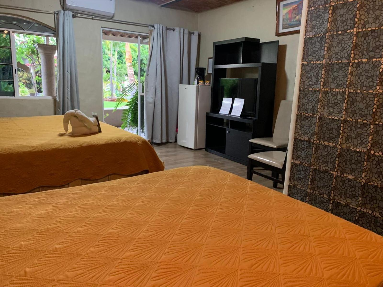 Casa De La Abuela Bed & Breakfast อาจิจิก ภายนอก รูปภาพ