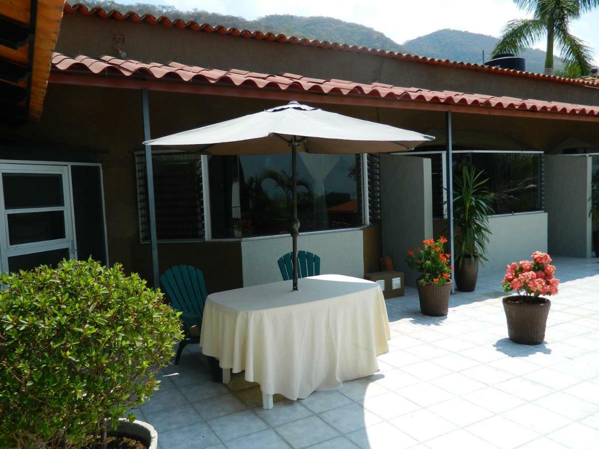 Casa De La Abuela Bed & Breakfast อาจิจิก ภายนอก รูปภาพ
